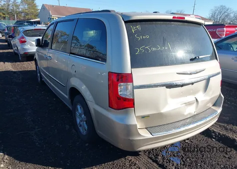 2013 Chrysler Town & Country Touring from USA, damaged, VIN 2C4RC1BG9DR576891